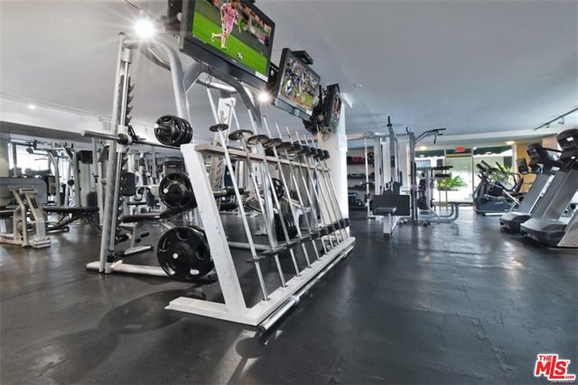 1131 Alta Loma Road, West Hollywood CA: https://media.crmls.org/mediaz/8a68a6ff-9b40-4dee-8b10-2c5a07f2c00b.jpg