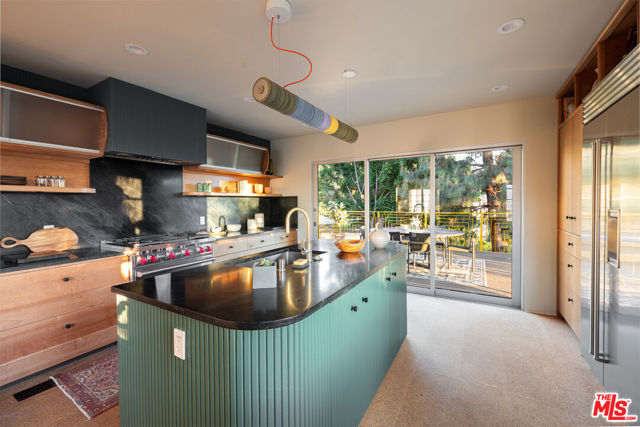 1333 E Palmer Avenue, Glendale CA: https://media.crmls.org/mediaz/8a68e3fa-d13e-463c-9dd4-aa81134cba78.jpg