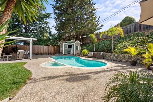 920 Stony Hill Road, Redwood City CA: https://media.crmls.org/mediaz/8a68fb39-788c-4dc9-af09-b7c54ef55a1b.jpg