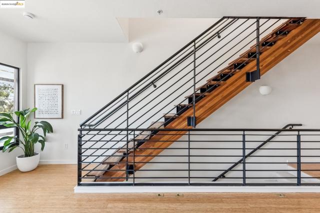 1321 Wood St, Oakland CA: https://media.crmls.org/mediaz/8a692c2f-ccc0-46d8-935b-63193f90572e.jpg