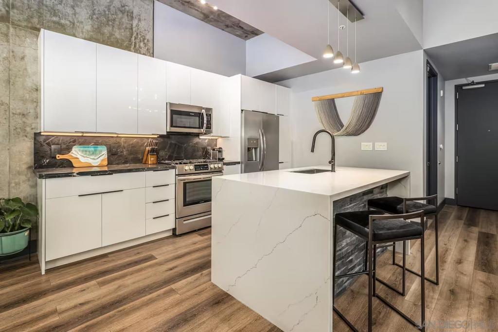 1050 Island Ave - photo 2