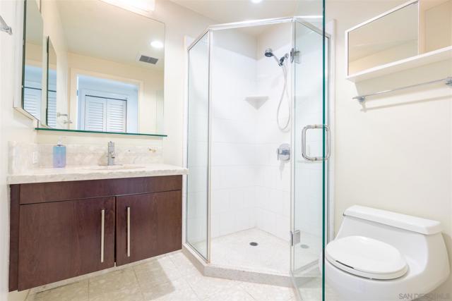321 10th ave, San Diego CA: https://media.crmls.org/mediaz/8a695d0c-a001-4c22-8d7a-ee8e70717a09.jpg