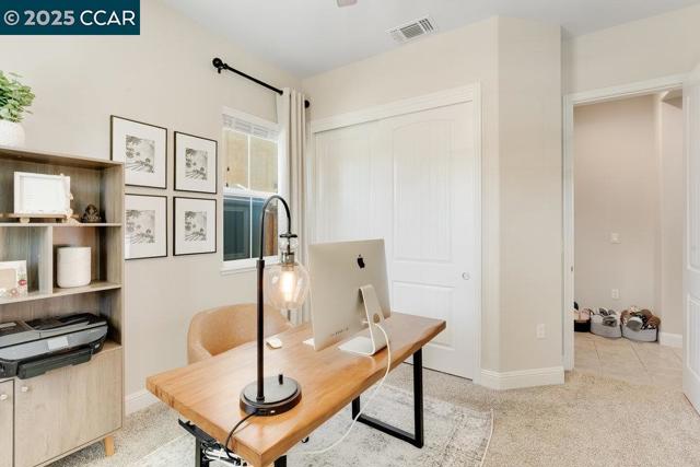 363 Fletcher Lane, Brentwood CA: https://media.crmls.org/mediaz/8a699279-7bdd-4507-8857-797715ceddde.jpg