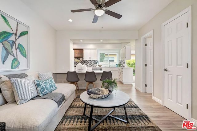 4307 Keystone Avenue, Culver City CA: https://media.crmls.org/mediaz/8a6a33fa-c569-4d7a-b51b-46a616313b4a.jpg