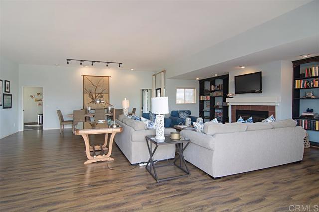 Detail Gallery Image 7 of 14 For 911 E Avenue #301,  Coronado,  CA 92118 - 3 Beds | 2/1 Baths