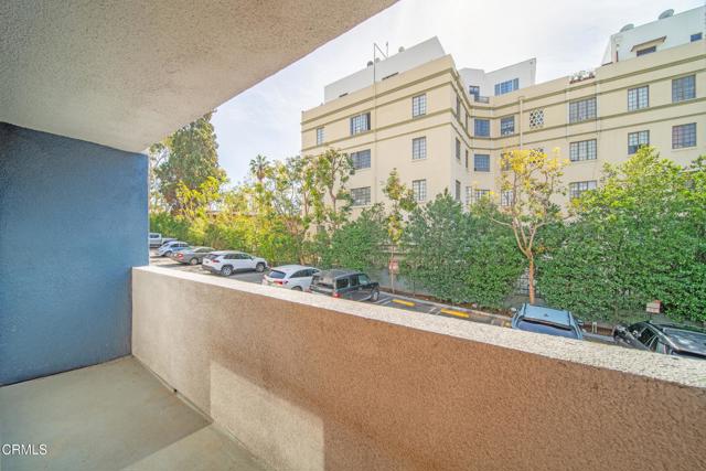 Detail Gallery Image 18 of 27 For 1940 N Highland Ave #10,  Los Angeles,  CA 90068 - 2 Beds | 2 Baths
