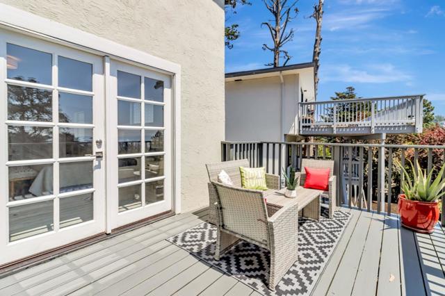 6827 Ridgewood Drive, Oakland CA: https://media.crmls.org/mediaz/8a6c416b-63c1-4206-a545-d3d8b7080d72.jpg