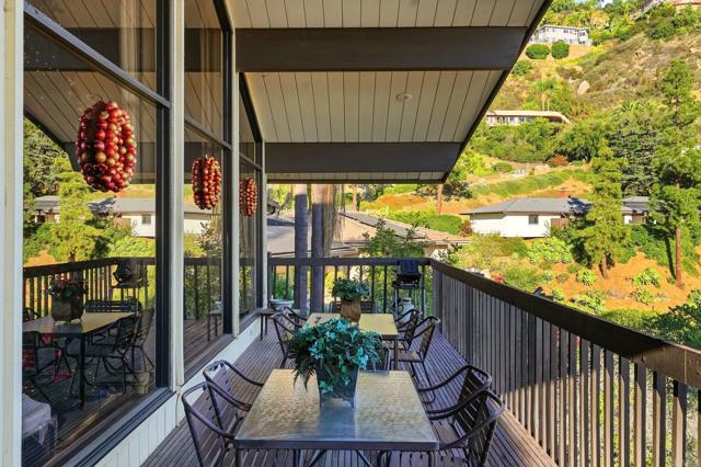 9902 Heavenly Way, La Mesa CA: https://media.crmls.org/mediaz/8a6c644e-f174-4e7e-bd7d-54eb15153de7.jpg