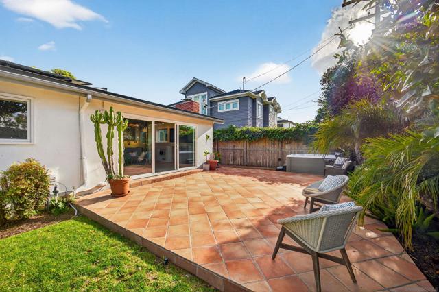 660 Cabrillo Ave, Coronado CA: https://media.crmls.org/mediaz/8a6d2aef-820d-4cd7-9470-f179e98a1917.jpg