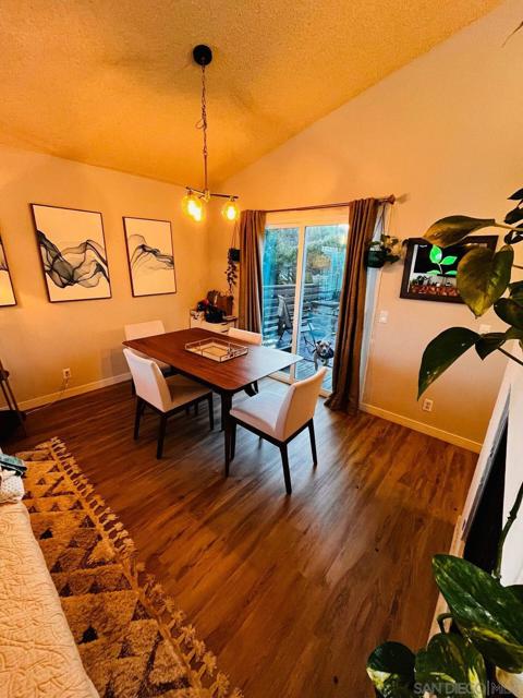519 minnesota st, Fallbrook CA: https://media.crmls.org/mediaz/8a6dd8cc-8054-473b-9edd-64a962f06b54.jpg