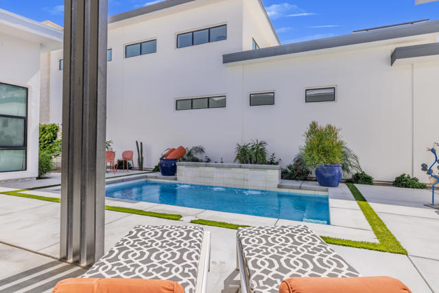 151 Holliday Way, Palm Springs CA: https://media.crmls.org/mediaz/8a6e5df1-6a1f-41fd-a302-b841144ff614.jpg