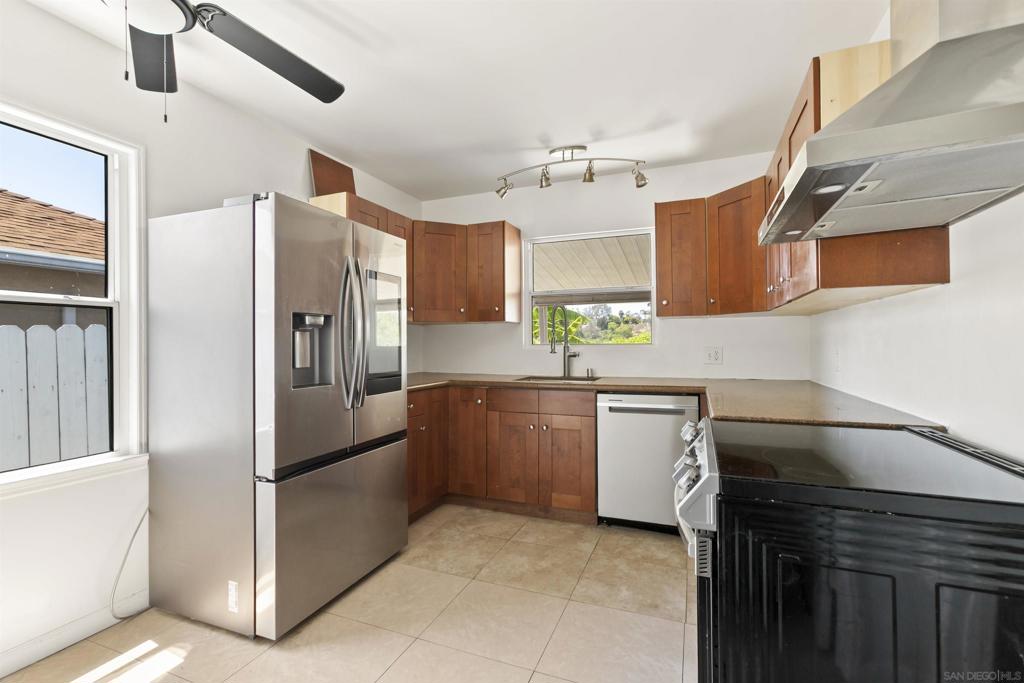 1936 Parrot St - photo 6