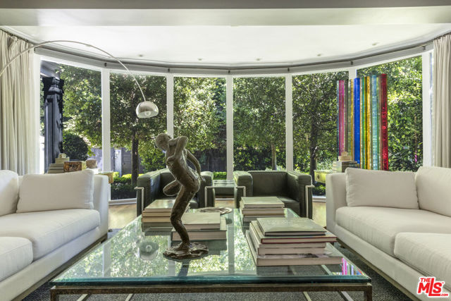 1857 Benedict Canyon Drive, Beverly Hills CA: https://media.crmls.org/mediaz/8a6eb98c-3acb-4173-9acd-8c1cd78d0eb4.jpg