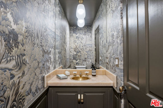 13439 Java Drive, Los Angeles CA: https://media.crmls.org/mediaz/8a6ee0ff-69a2-4d07-995c-6760f54f166d.jpg