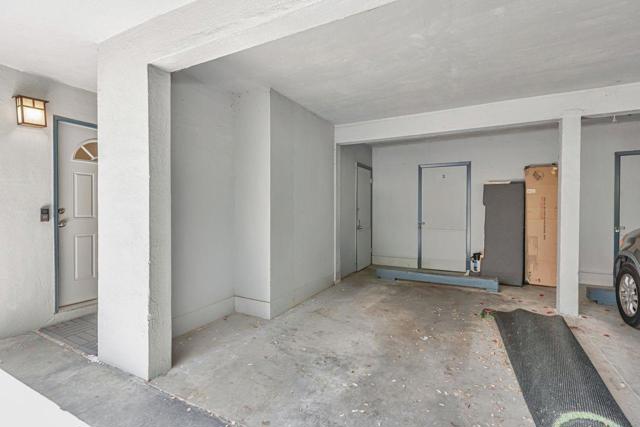 633 Highland Avenue, San Mateo CA: https://media.crmls.org/mediaz/8a6fda3e-3730-40b3-b985-12ea9e034cab.jpg