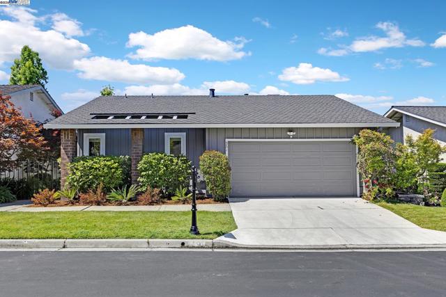 551 Cambrian Way, Danville CA: https://media.crmls.org/mediaz/8a704333-938b-469e-942f-8d72d965921d.jpg