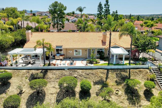 1336 Lupine Hills Drive, Vista CA: https://media.crmls.org/mediaz/8a704387-dad7-42bc-8115-fe6aab20e47f.jpg