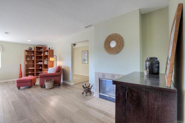 Detail Gallery Image 8 of 60 For 28242 Glenmeade Way, Escondido,  CA 92026 - 4 Beds | 3/1 Baths