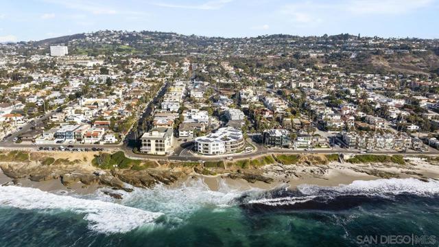 6767 Neptune Pl, La Jolla, California 92037, 3 Bedrooms Bedrooms, ,3 BathroomsBathrooms,Condominium,For Sale,Neptune Pl,240025878SD