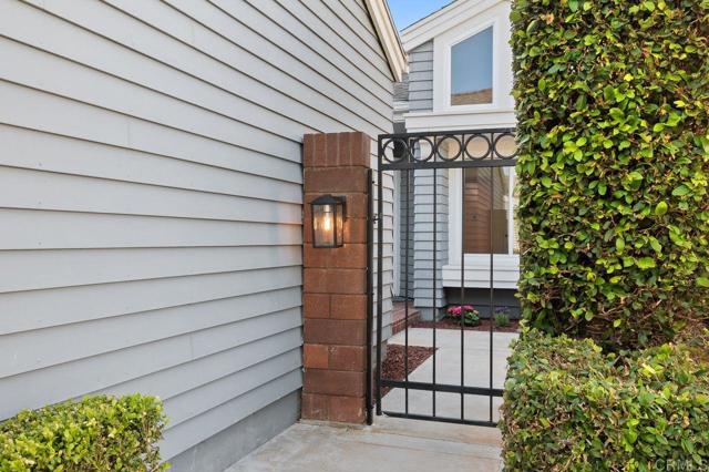 814 Okra Court, Carlsbad CA: https://media.crmls.org/mediaz/8a712c2a-24e9-4f46-8ef0-44c369499e4e.jpg