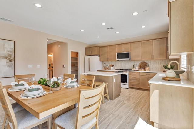 1143 Coyote Peak Way, Hollister CA: https://media.crmls.org/mediaz/8a71876b-31b4-461c-9921-f451c02fd7d1.jpg