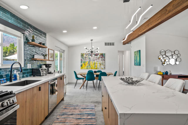 835 Rosa Parks Road, Palm Springs CA: https://media.crmls.org/mediaz/8a71a099-3277-42bf-aada-817dda603dea.jpg