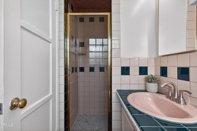 Detail Gallery Image 19 of 32 For 1220 Tropical Ave, Pasadena,  CA 91107 - 5 Beds | 3 Baths