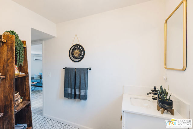 6974 Apache Trail, Yucca Valley CA: https://media.crmls.org/mediaz/8a71e5f0-2142-43dd-b81b-5205cf06ef26.jpg