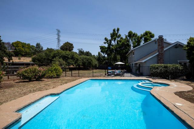 7565 Tierra Sombra Court, San Jose CA: https://media.crmls.org/mediaz/8a723631-ace1-4a40-85e0-55fcf7254c42.jpg
