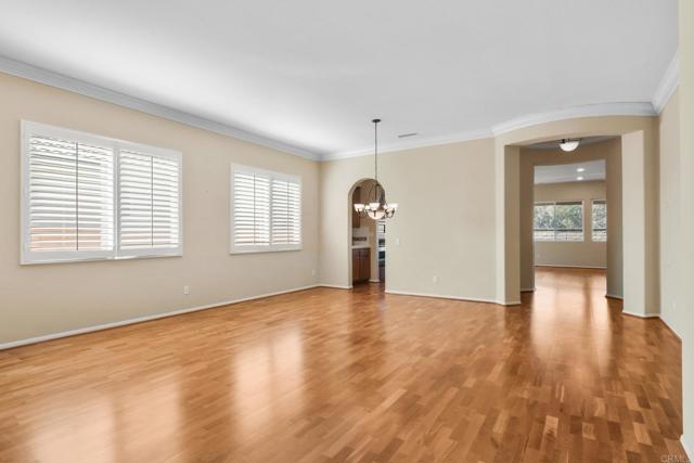 2547 N Trail Court, Chula Vista CA: https://media.crmls.org/mediaz/8a725e17-7208-4db0-a5cb-d26b4bb13caa.jpg