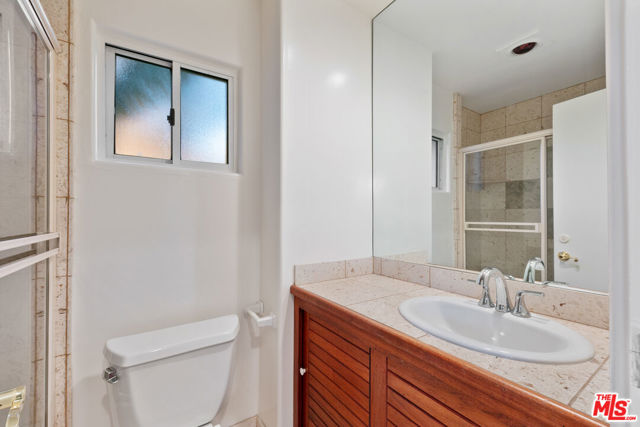 32215 Pacific Coast Highway, Malibu CA: https://media.crmls.org/mediaz/8a72e588-5961-4369-91ee-15f2112dda92.jpg