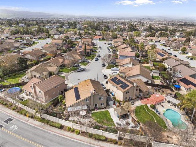 1980 Ponderosa Court, Hollister CA: https://media.crmls.org/mediaz/8a732fa4-8af3-42b7-a79c-719737b45d5d.jpg