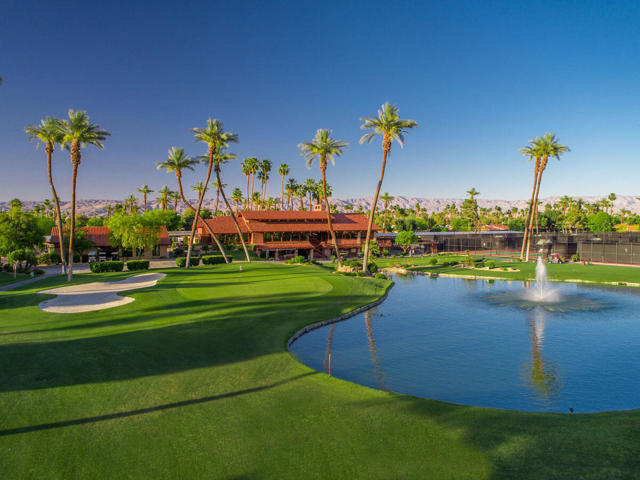 51 Sunrise Drive, Rancho Mirage CA: https://media.crmls.org/mediaz/8a733260-e215-45b1-9a44-8c8e1f171e3c.jpg