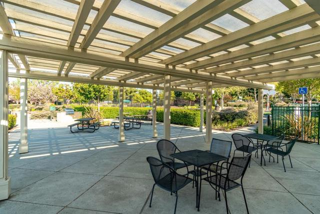 65056695 Eagle Ridge Court, Gilroy CA: https://media.crmls.org/mediaz/8a740b9e-1e48-4e58-b99d-adaa14d215e6.jpg