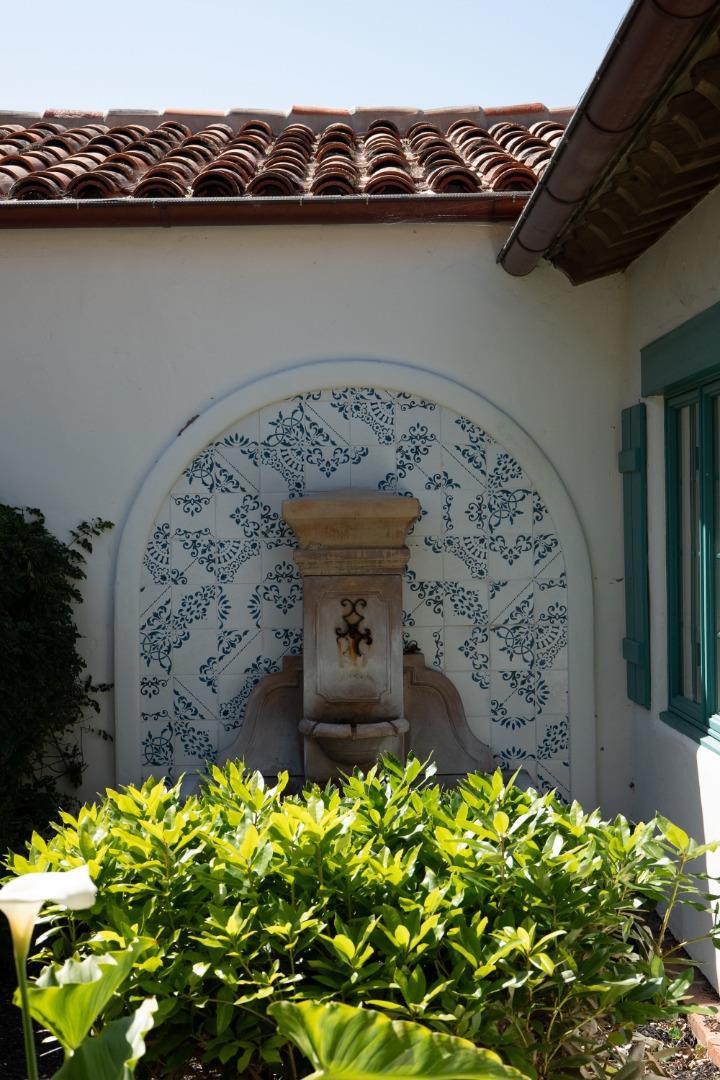 https://media.crmls.org/mediaz/8a74728c-f0c6-4acc-b2e4-beb7269eece7.jpg?preset=X-Large