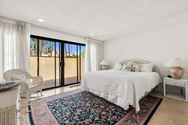 46220 Manitou Drive, Indian Wells CA: https://media.crmls.org/mediaz/8a7527f0-ae0e-4c40-9cbb-68edc212b2e5.jpg