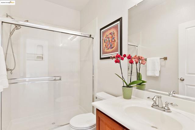 115 Tennyson Ct, Discovery Bay CA: https://media.crmls.org/mediaz/8a763056-26d9-45b7-8bb8-ec649314e986.jpg