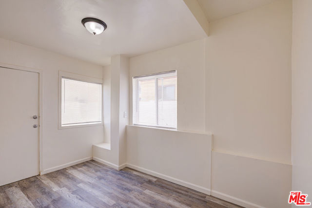543 W 16th, San Pedro CA: https://media.crmls.org/mediaz/8a765d84-de69-4963-8563-0f10ec9a7de8.jpg