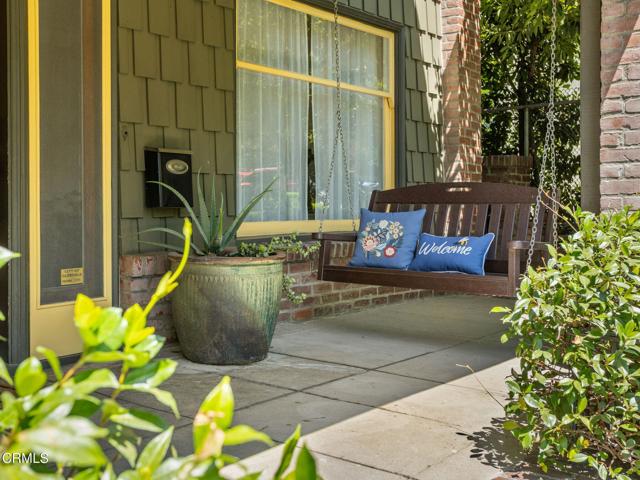 1327 Campbell Street, Glendale CA: https://media.crmls.org/mediaz/8a7708b4-6aef-4a47-a409-2d6ea12e46ac.jpg
