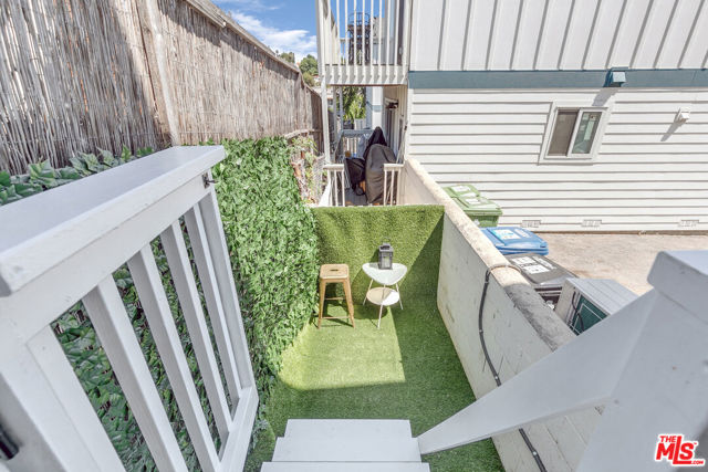 746 N Dillon Street, Los Angeles CA: https://media.crmls.org/mediaz/8a771c3d-fa30-42cd-baeb-8a99438e286f.jpg