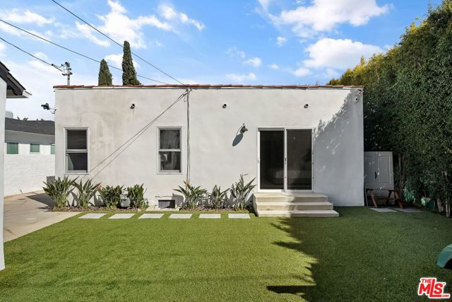 149 S Wetherly Drive, Beverly Hills CA: https://media.crmls.org/mediaz/8a775b60-4d18-4b48-aa01-9e903711bc69.jpg