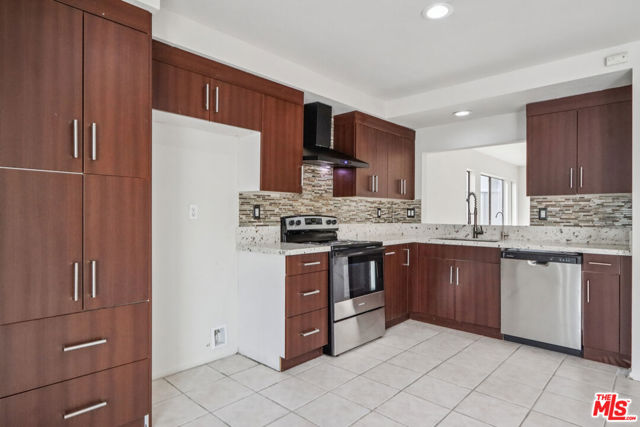 25885 Trabuco Road, Lake Forest CA: https://media.crmls.org/mediaz/8a779903-9f35-425b-95da-e9534faed86e.jpg