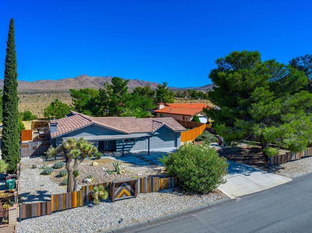 8799 Palomar Avenue, Yucca Valley CA: https://media.crmls.org/mediaz/8a78340f-f6dd-41f5-b33f-9352cd8403ed.jpg