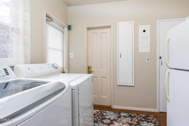 250 S Berkeley Avenue, Pasadena CA: https://media.crmls.org/mediaz/8a785ea0-7f1c-4b5a-9481-d4d7c0812aff.jpg