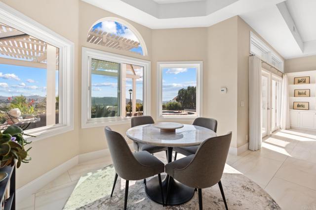 Detail Gallery Image 13 of 46 For 7327 El Fuerte St, Carlsbad,  CA 92009 - 5 Beds | 4/1 Baths