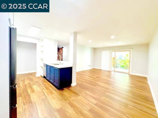 1305 Webster St, Alameda CA: https://media.crmls.org/mediaz/8a789427-d0a7-428c-b00a-369808b3dd49.jpg