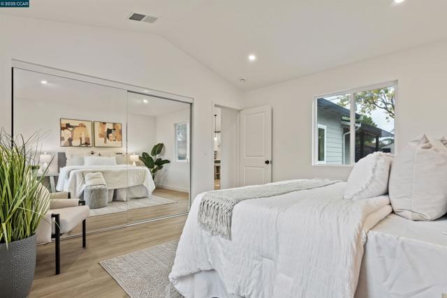 330 Warren Way, Pittsburg CA: https://media.crmls.org/mediaz/8a78956a-2fd7-4f79-829e-ebab8359a499.jpg