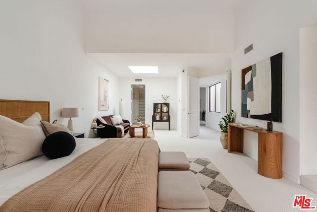 2227 Century Hill, Los Angeles CA: https://media.crmls.org/mediaz/8a78d79d-e5e7-4196-8c38-2bebbced981a.jpg