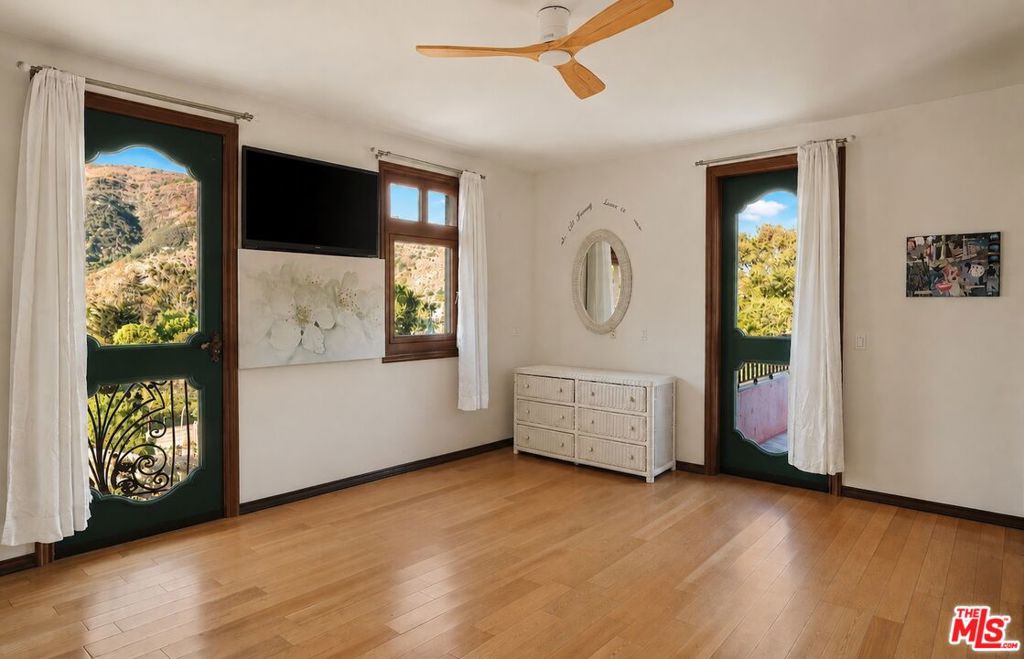 MLS #26871893 image #24