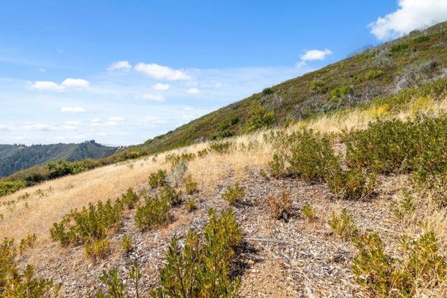 35005 Loma Chiquita Road, Los Gatos CA: https://media.crmls.org/mediaz/8a7959c8-804f-4ae6-878b-26b18d0c00b0.jpg